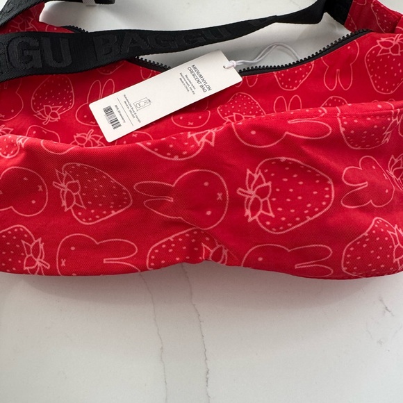 NWT BAGGU & Miffy UO Exclusive Medium Nylon Crescent Bag - Picture 11 of 11